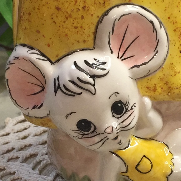 Vintage Mouse And Mushroom Napkin Holder Hand Painted 1983 - Picture 2 of 12